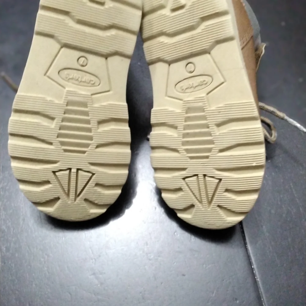 Carters Kim Unisex Boot For Kids   Size 7